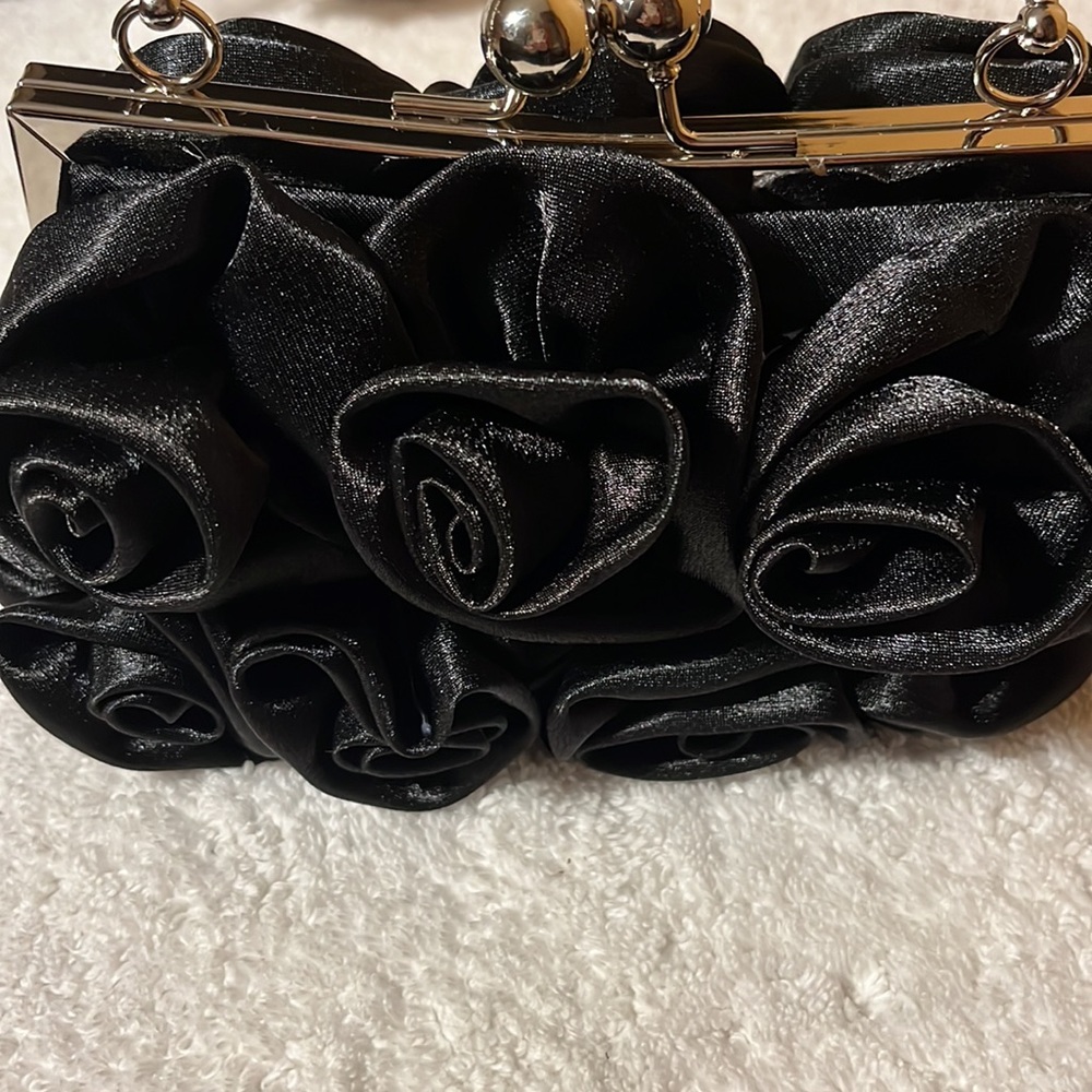 NWOT Black silk rose clutch with chain for shoulder length - Picture 3 of 5